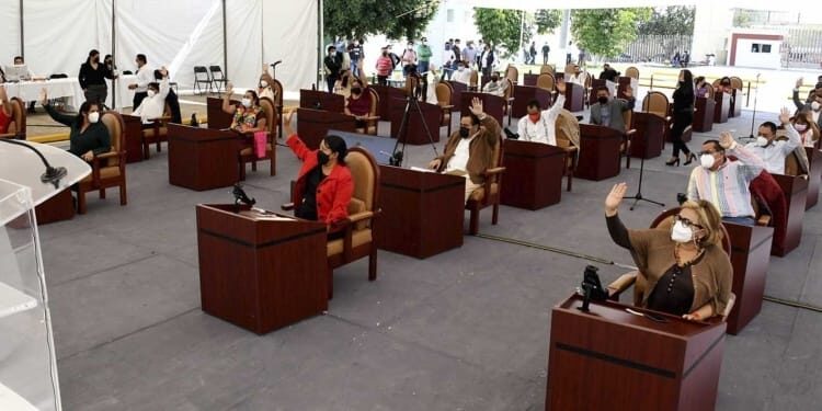 Reforzar reglas para tránsito de motociclistas, plantearon diputados del PRD ante Congreso