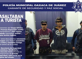 Policías municipales detienen a dos sujetos que intentaban asaltar a turista inglesa