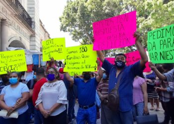 Oaxaqueños defraudados por la CEVI exigen cumplan su compromiso