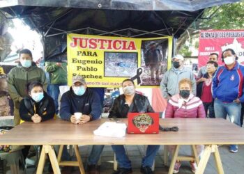 Plantón de organizaciones sociales en el zócalo de la ciudad de Oaxaca