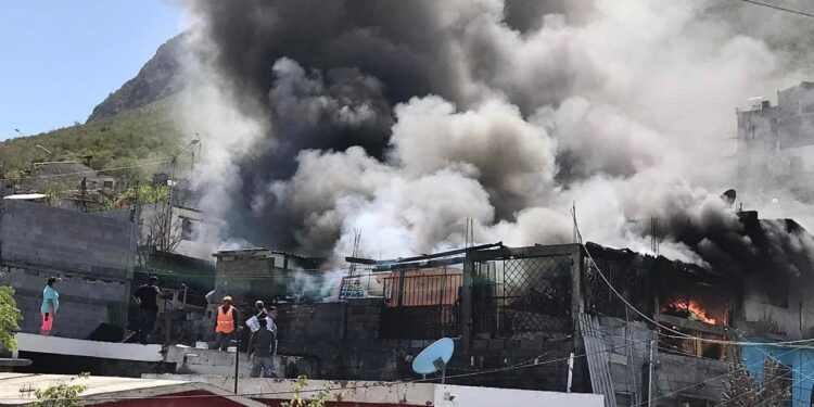 INCENDIO EN ESCOBEDO DEJA CUATRO MUERTOS