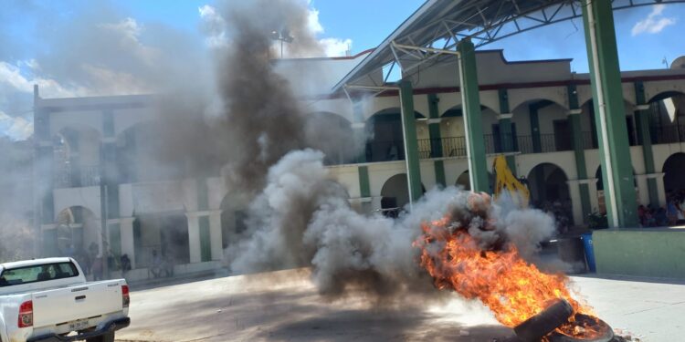 ‼️San Cristóbal Amatlán en llamas, así se encuentra en estos momentos ‼️