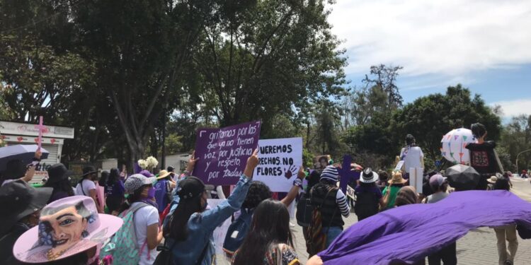 Organizaciones y colectivas de mujeres se manifiestan para exigir sus derechos históricamente negados por una sociedad machista, capitalista y patriarcal