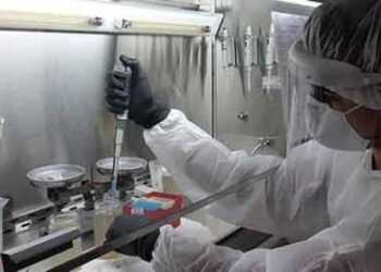 MONITOREAN SARS-CoV-2 Y FÁRMACOS CONTRA LA COVID-19 EN AGUAS RESIDUALES