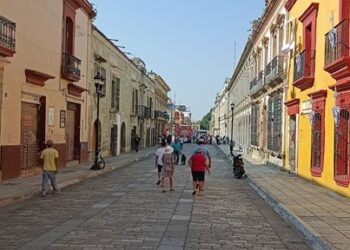 COOA bloquea calles del centro histórico de la capital oaxaqueña