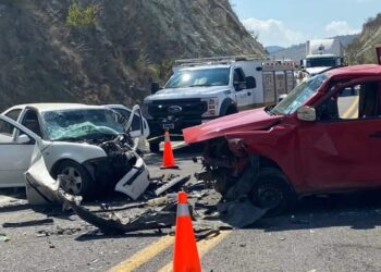 Una niña y un adulto mueren tras choque en la súpercarretera, en Nochixtlán, Oaxaca