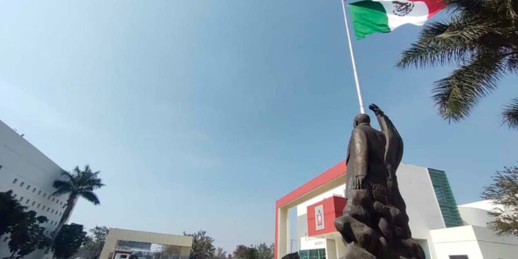 Cumple hospital Aurelio Valdivieso 57 años salvando vidas: SSO