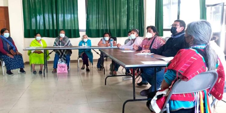 Reconocen los SSO labor de parteras y parteros tradicionales