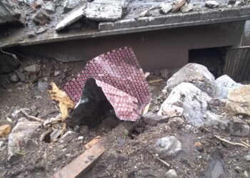 Dos personas fallecen sepultadas tras paso del huracán Agatha