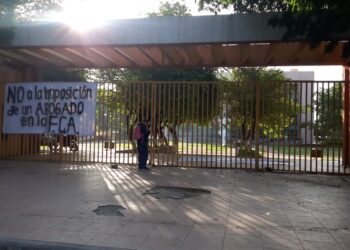 Amanece tomada Ciudad Universitaria UABJO
