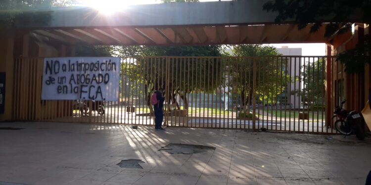 Amanece tomada Ciudad Universitaria UABJO