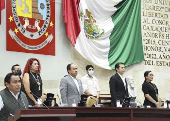 Exigen en Congreso atención a familiares de víctimas de tráiler abandonado con inmigrantes