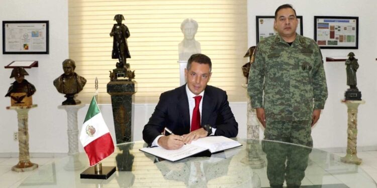 Imparte AMH ponencia en materia de desarrollo y seguridad en Oaxaca