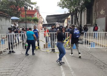 Con bloqueo FIPO exigen atención a sus demandas de obra pública