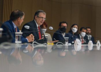 En encuentros con el canciller Ebrard, empresas coreanas anuncian inversiones en México
