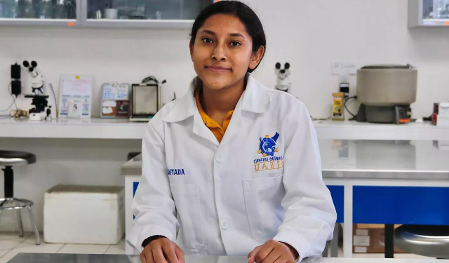 Gloria Pacheco, mujer con el puntaje más alto en el examen de admisión UABJO