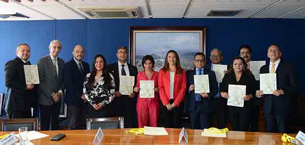 Otorgan certificados ISO 9001:2015 a ocho entidades académicas y administrativas de la UNAM