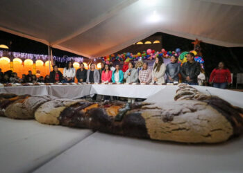 Reyes Magos visitan Casas Hogar del DIF