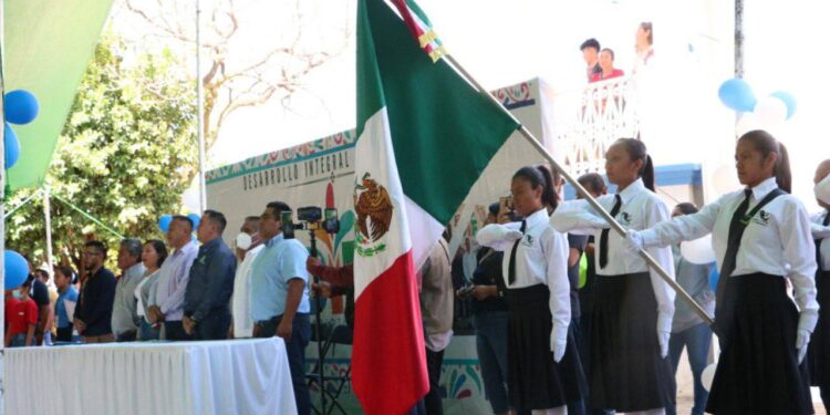 Gobierno de Xoxocotlán fomenta valores cívicos