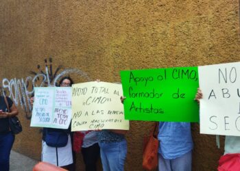 Padres de familia del CIMO piden alto al recorte de plantilla de docentes