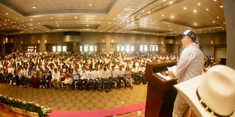 Respalda FUCO a Claudia Sheinbaum