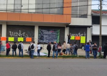 Sigue protesta del SEIEBO por defender sus derechos laborales