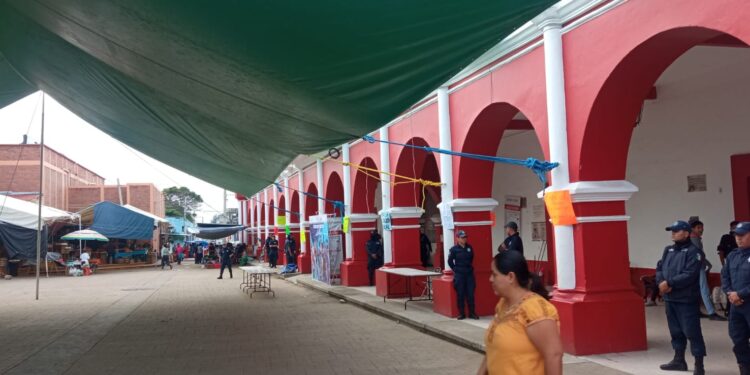 Policías municipales de Zaachila se declaran el paro de labores