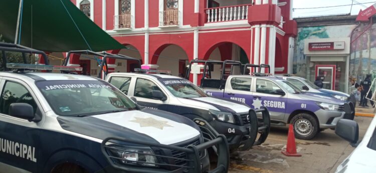 Policías municipales de Zaachila se declaran el paro de labores