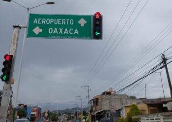 Realiza Gobierno de Xoxocotlán mantenimiento de semáforos para mejorar la movilidad urbana