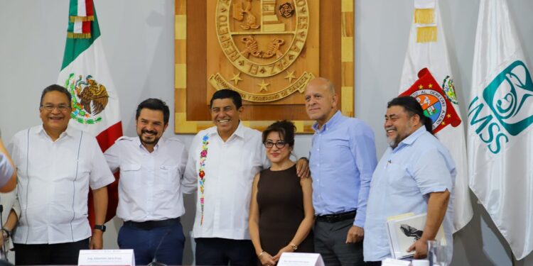 Revisan Salomón Jara y Zoé Robledo avances para integrar Servicios de Salud de Oaxaca a OPD IMSS-Bienestar