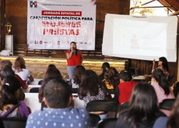 Mujeres de Xoxocotlán participan en Jornadas de Capacitación priísta