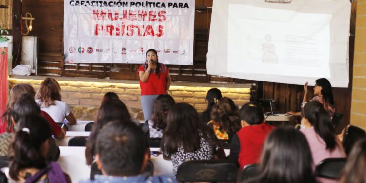 Mujeres de Xoxocotlán participan en Jornadas de Capacitación priísta