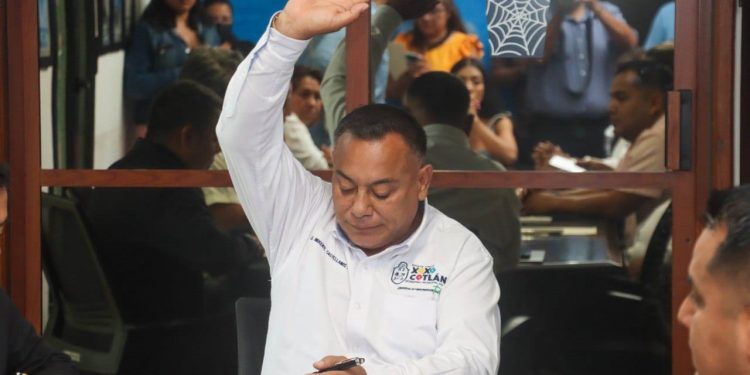 Solicita Chente Castellanos auditar su obra pública