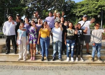 Jóvenes istmeños con #NinoMorales