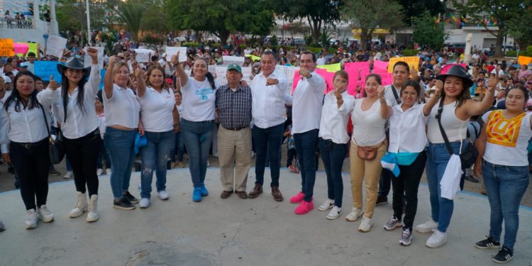 Firme la candidatura de Chente Castellanos