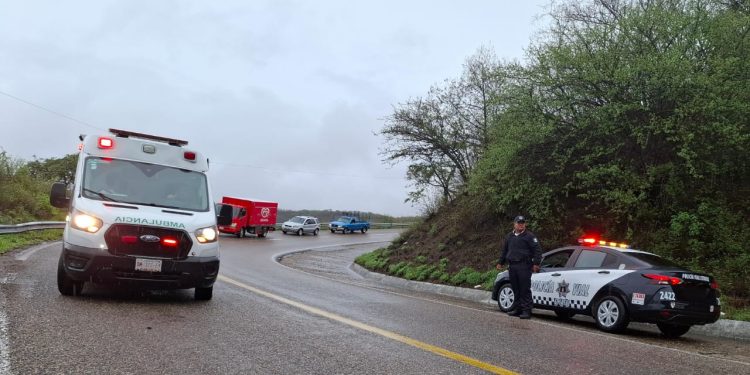 Se mantiene cerrada la circulación sobre la Carretera Oaxaca – Istmo