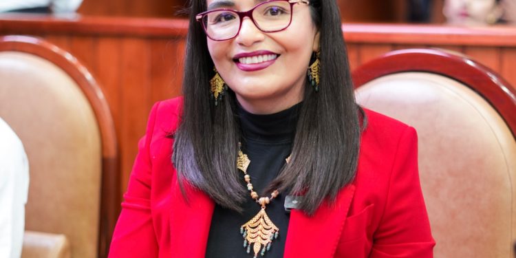 Aprobadas dos iniciativas clave impulsadas por Liz Arroyo para la protección de las mujeres en Oaxaca.