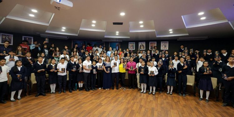 Gobierno de Oaxaca promueve la lectura con la obra “La revolución de Independencia”