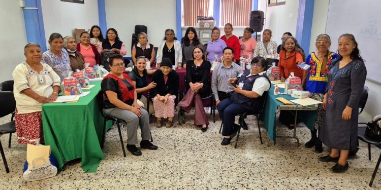 Capacita SSO a parteras tradicionales para reducir mortalidad materna y perinatal