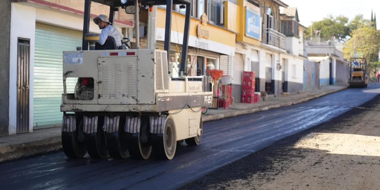 Avanza rehabilitación de vialidades en Santa Cruz Xoxocotlán