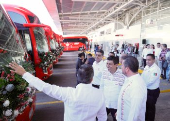 Encabeza Gobernador Salomón Jara presentación de 225 autobuses nuevos de ADO