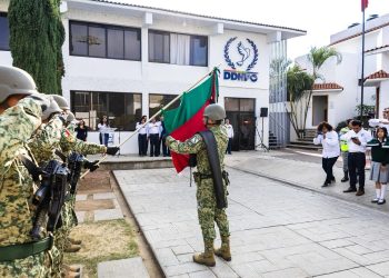 DDHPO conmemora el Día de la Bandera de México